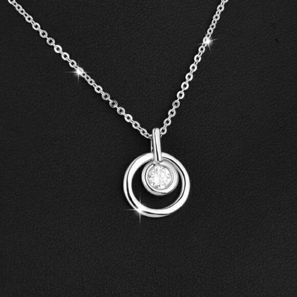 NEW!! Classic Style Round Pendant Necklace - Picture 1 of 3